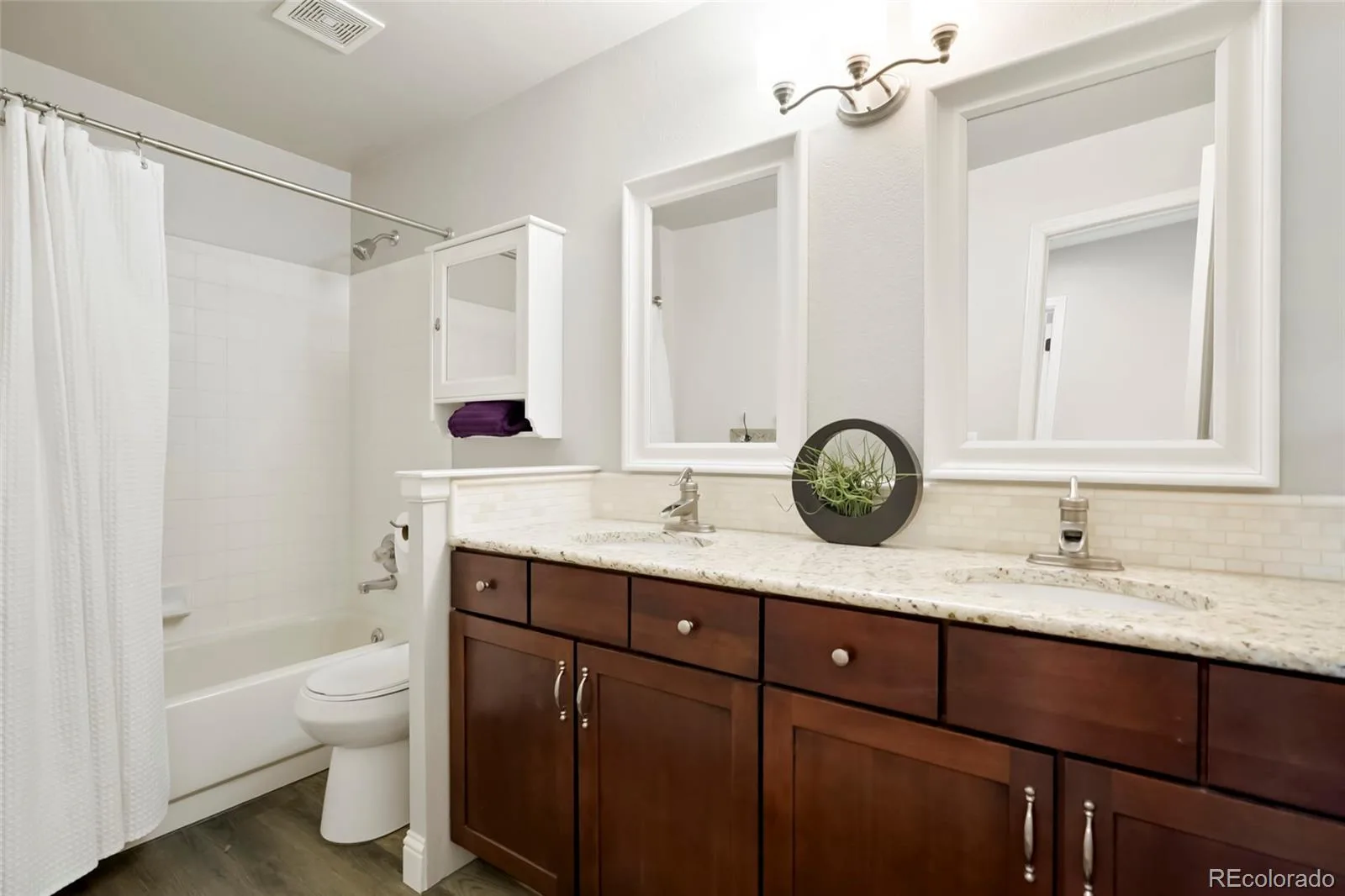 8107 W Morraine Drive Littleton CO 80128 | MLS #REC8400372 08202026110208 1600 27