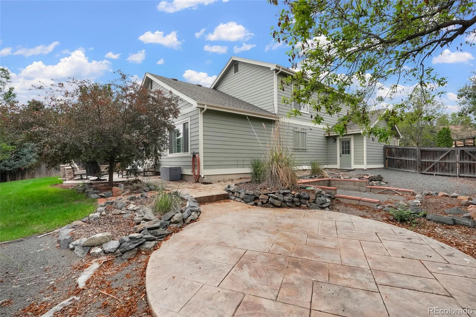8107 W Morraine Drive Littleton CO 80128 | MLS #REC8400372 08202026110208 1600 35