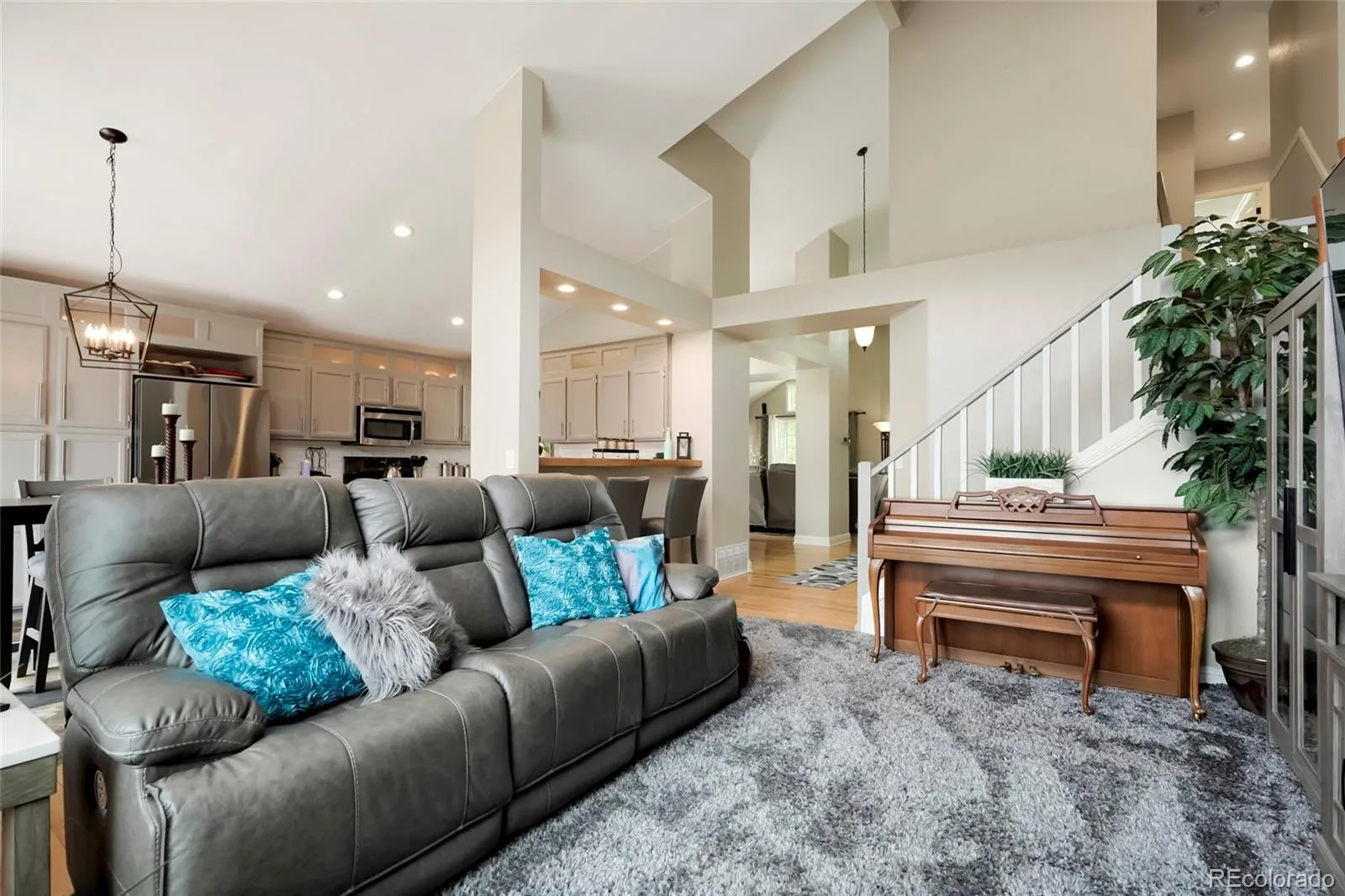 8107 W Morraine Drive Littleton CO 80128 | MLS #REC8400372 08202026110208 1600 9