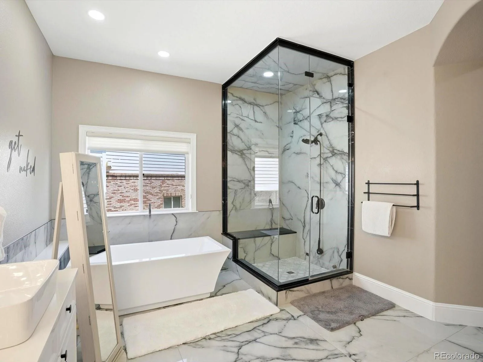 6536 S Riviera Way Aurora CO 80016 MLS #REC8401690 06022026210857 1600 25