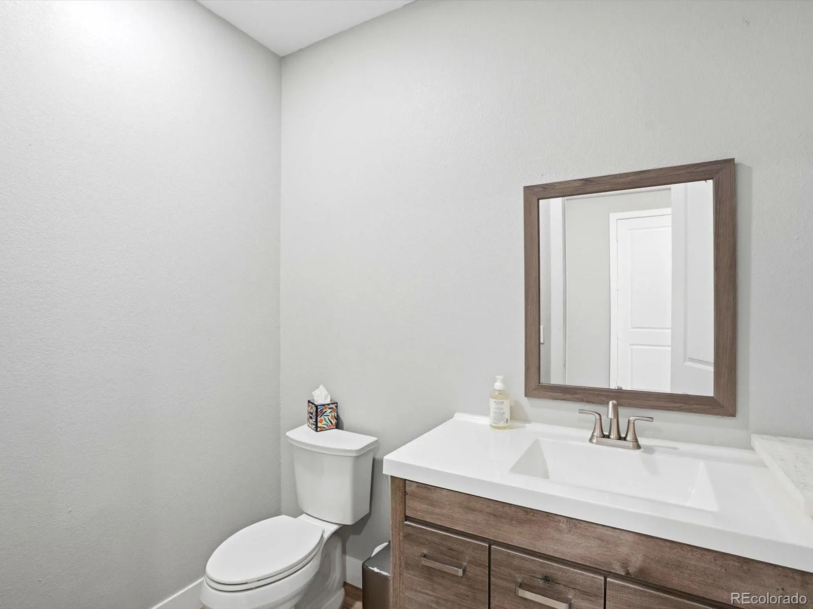 6536 S Riviera Way Aurora CO 80016 MLS #REC8401690 06022026210857 1600 37