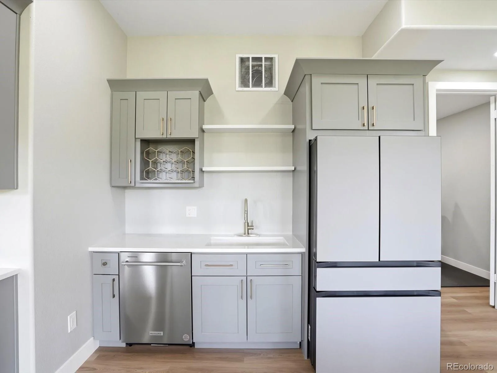 6536 S Riviera Way Aurora CO 80016 MLS #REC8401690 06022026210857 1600 41