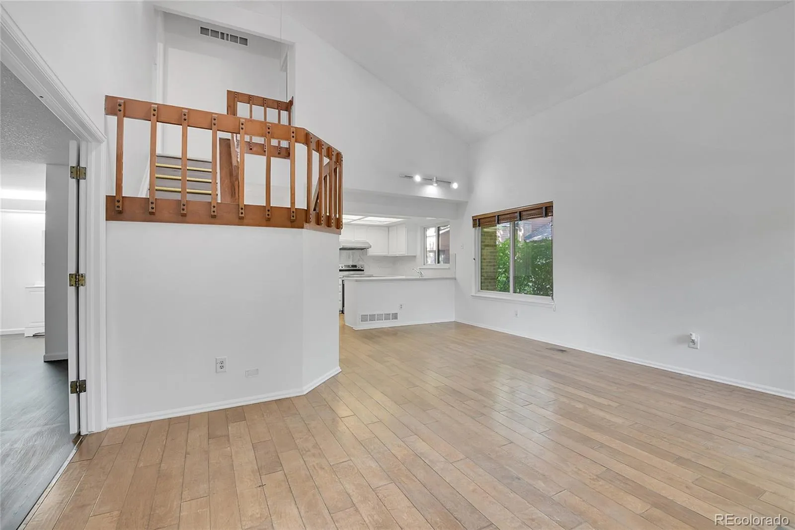 04132026214945 1600 8