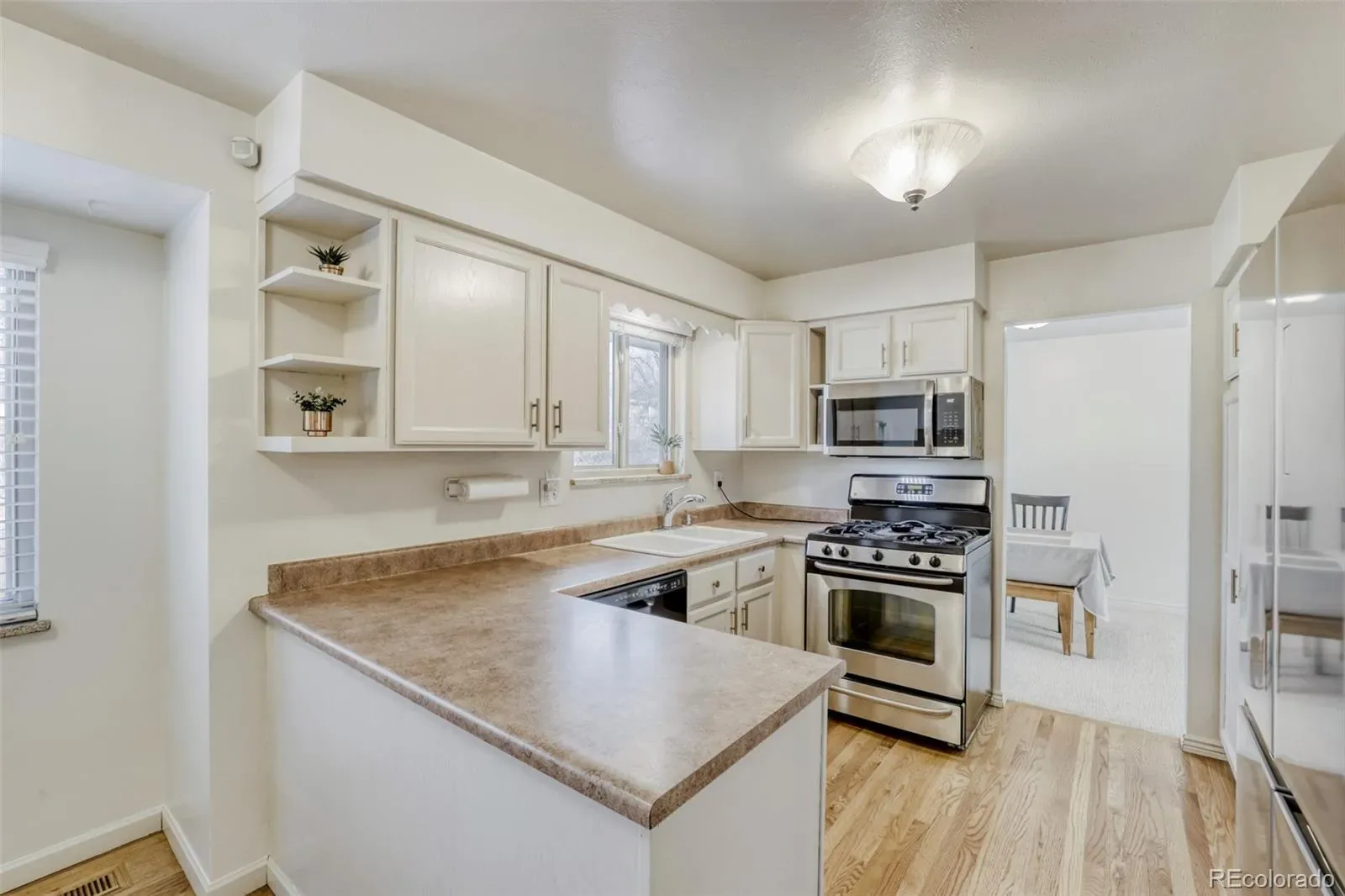 03132026000736 1600 10