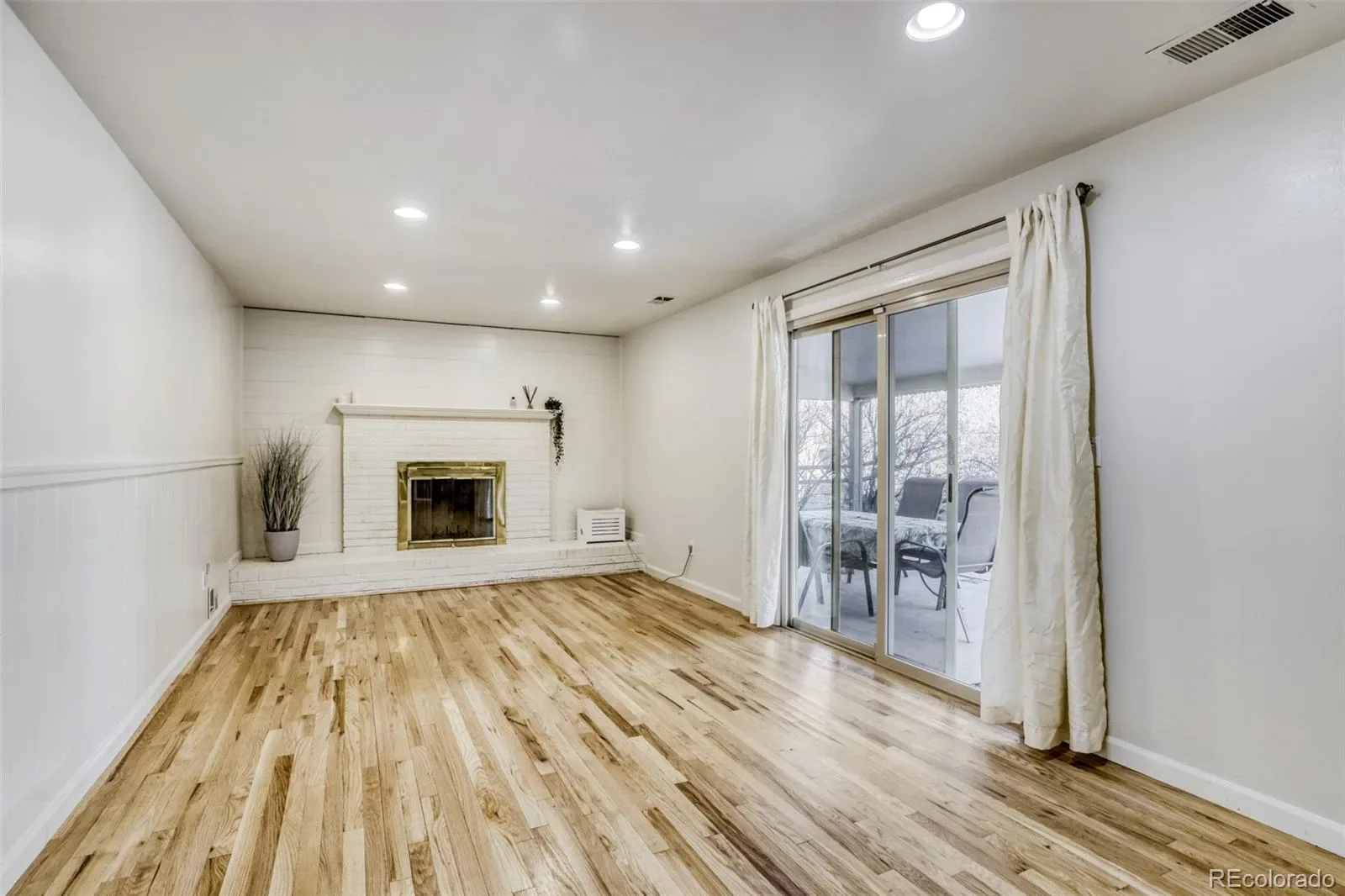 03132026000736 1600 12