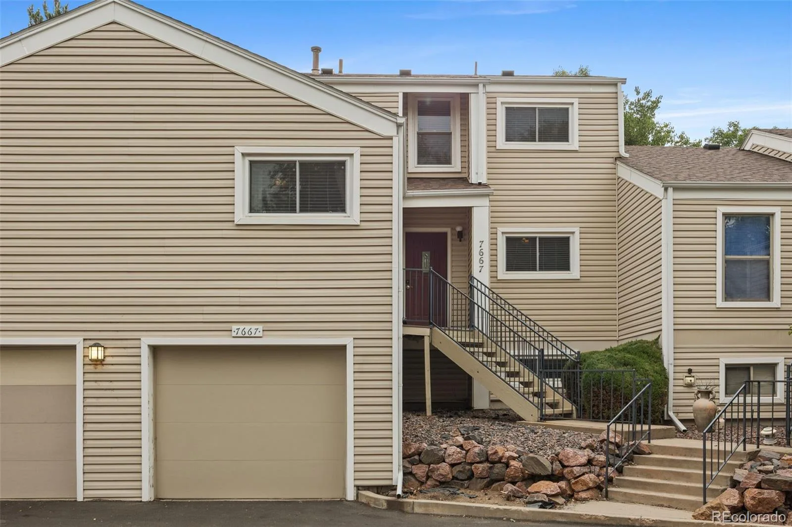 7667 S Monaco W Circle Englewood CO 80112 | MLS #REC8405450 08192026152840 1600 25