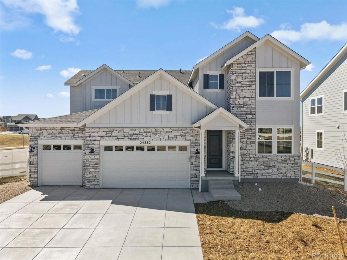 24382 E Atlantic Drive Aurora CO 80016 | MLS #REC8405939 MLS #REC8405939 image #0
