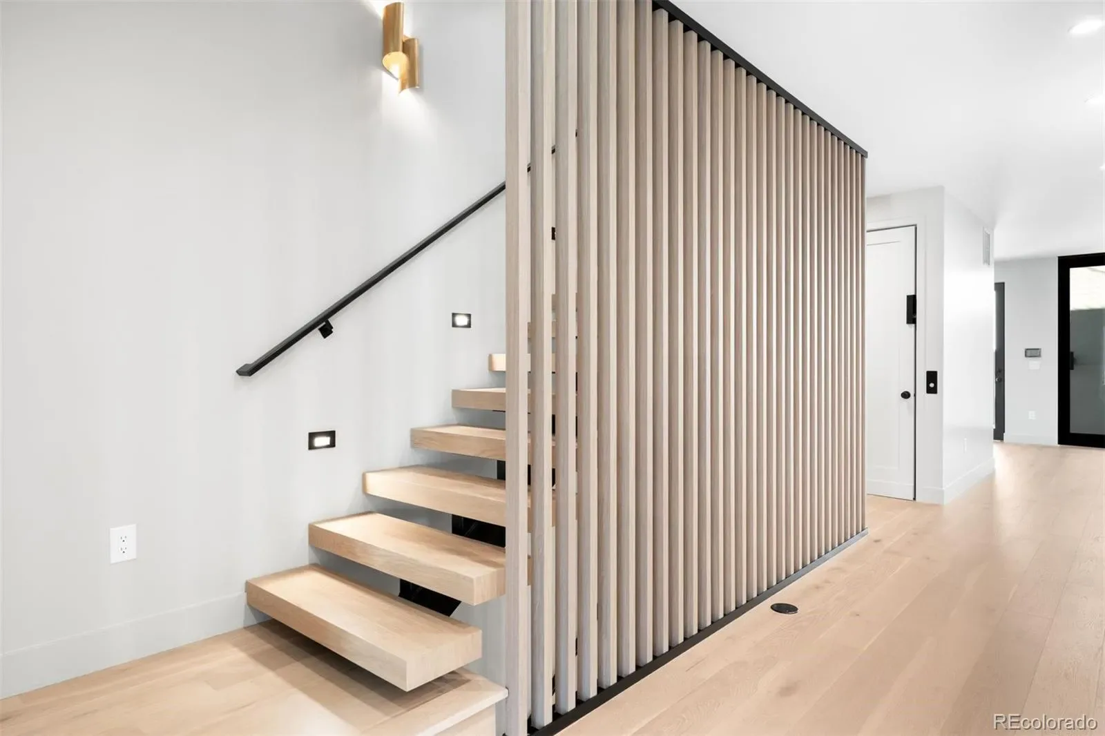 03262026204759 1600 10