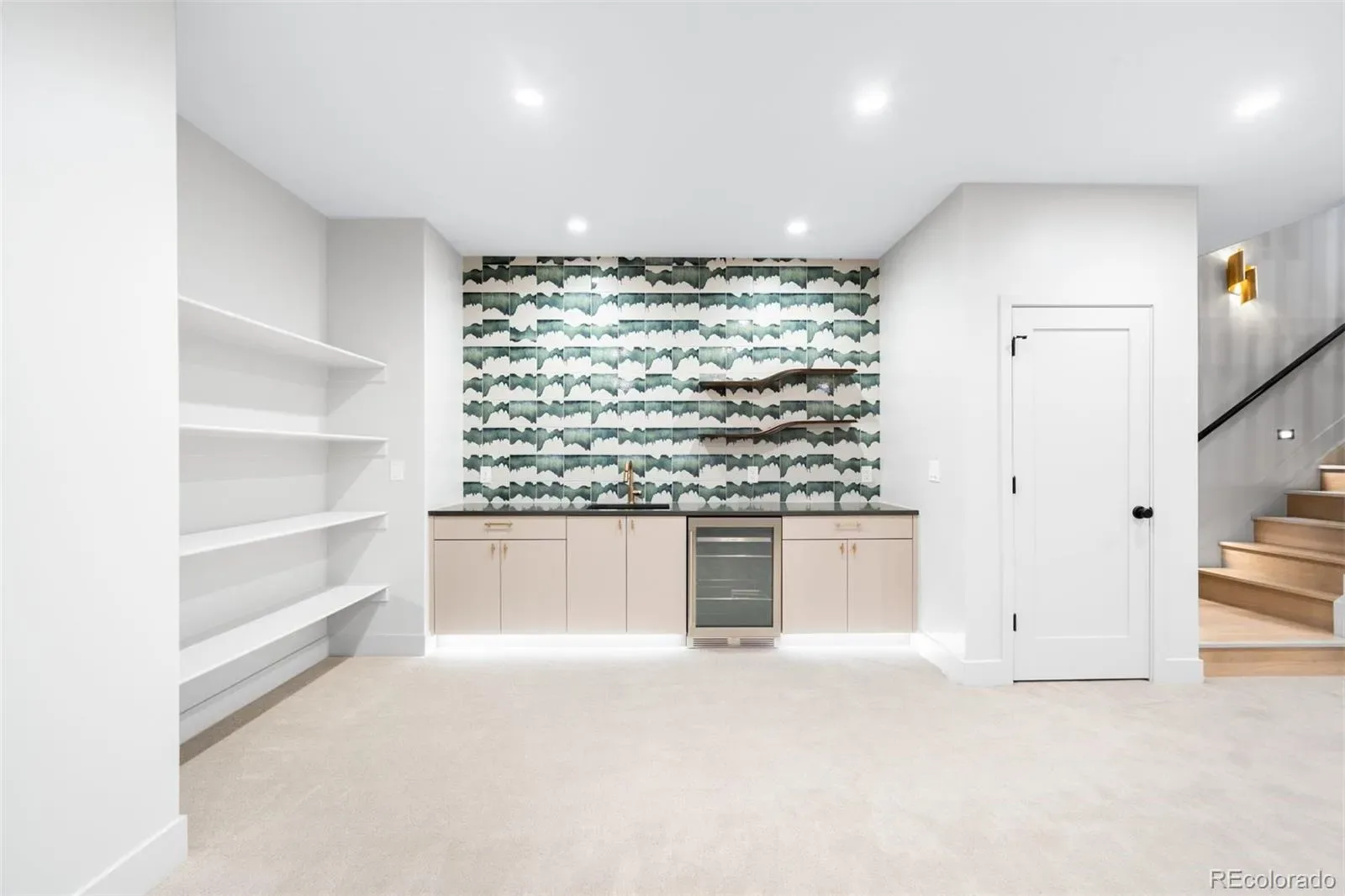 03262026204759 1600 30