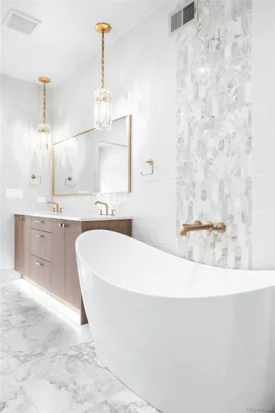 03262026204759 800 16