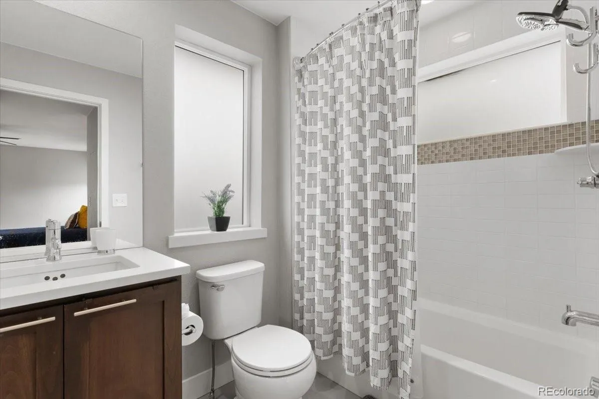 1570 W 67th Avenue Denver CO 80221 MLS #REC8413483 05202026195438 1200 23