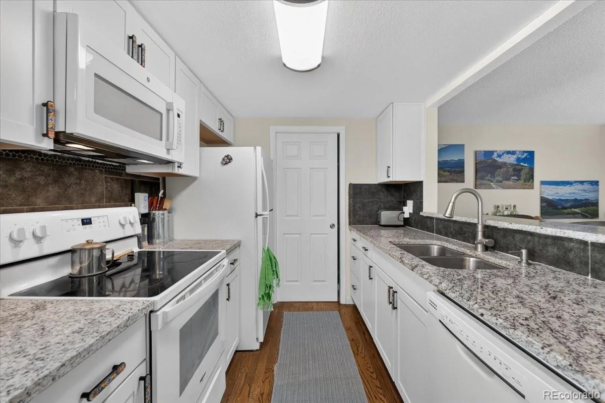 2011 S Helena Street #D Aurora CO 80013 | MLS #REC8414117 09212026191143 1200 16