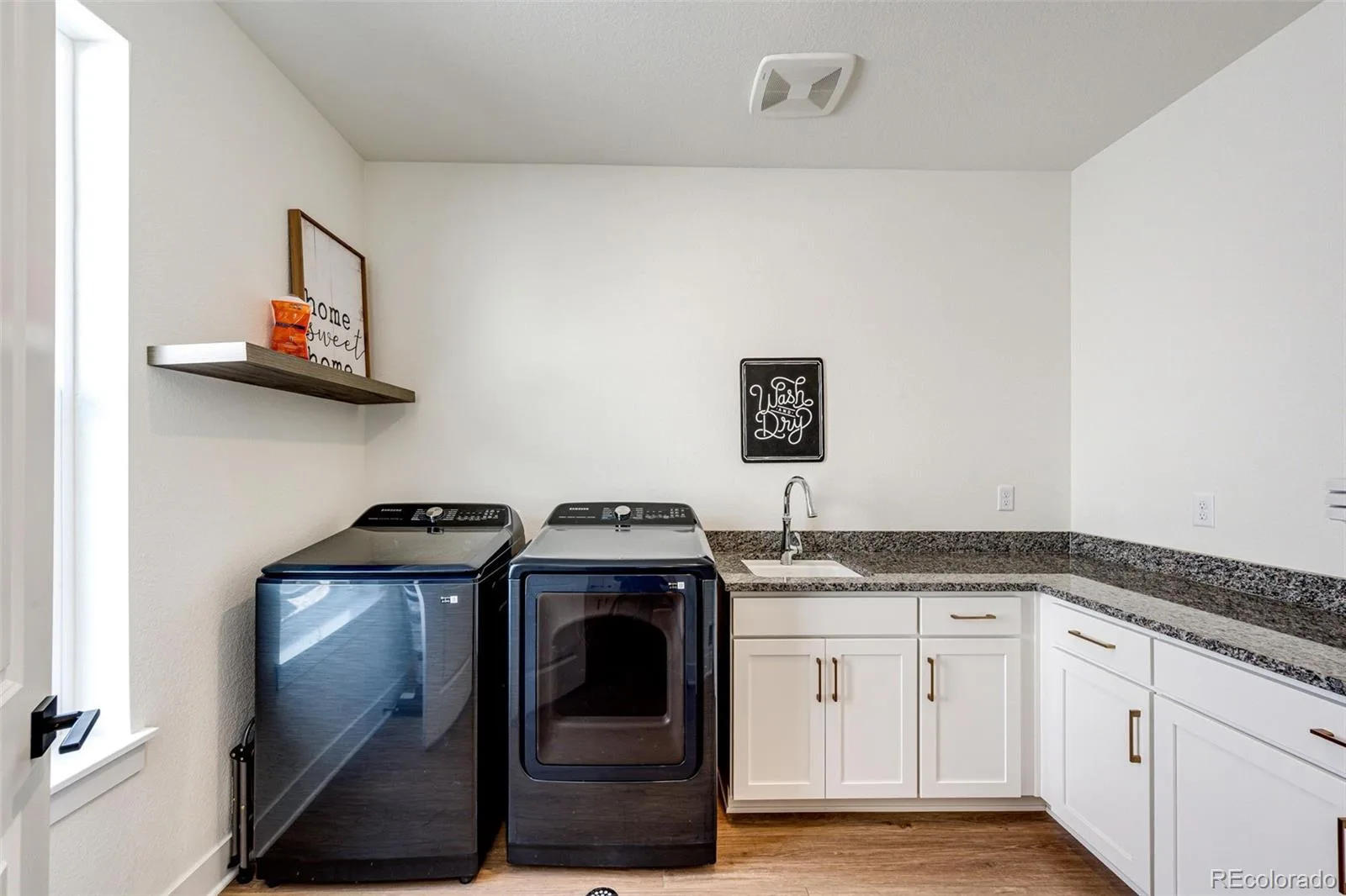 455 Rogers Way Castle Rock CO 80104 | MLS #REC8415219 08012026181513 1600 22