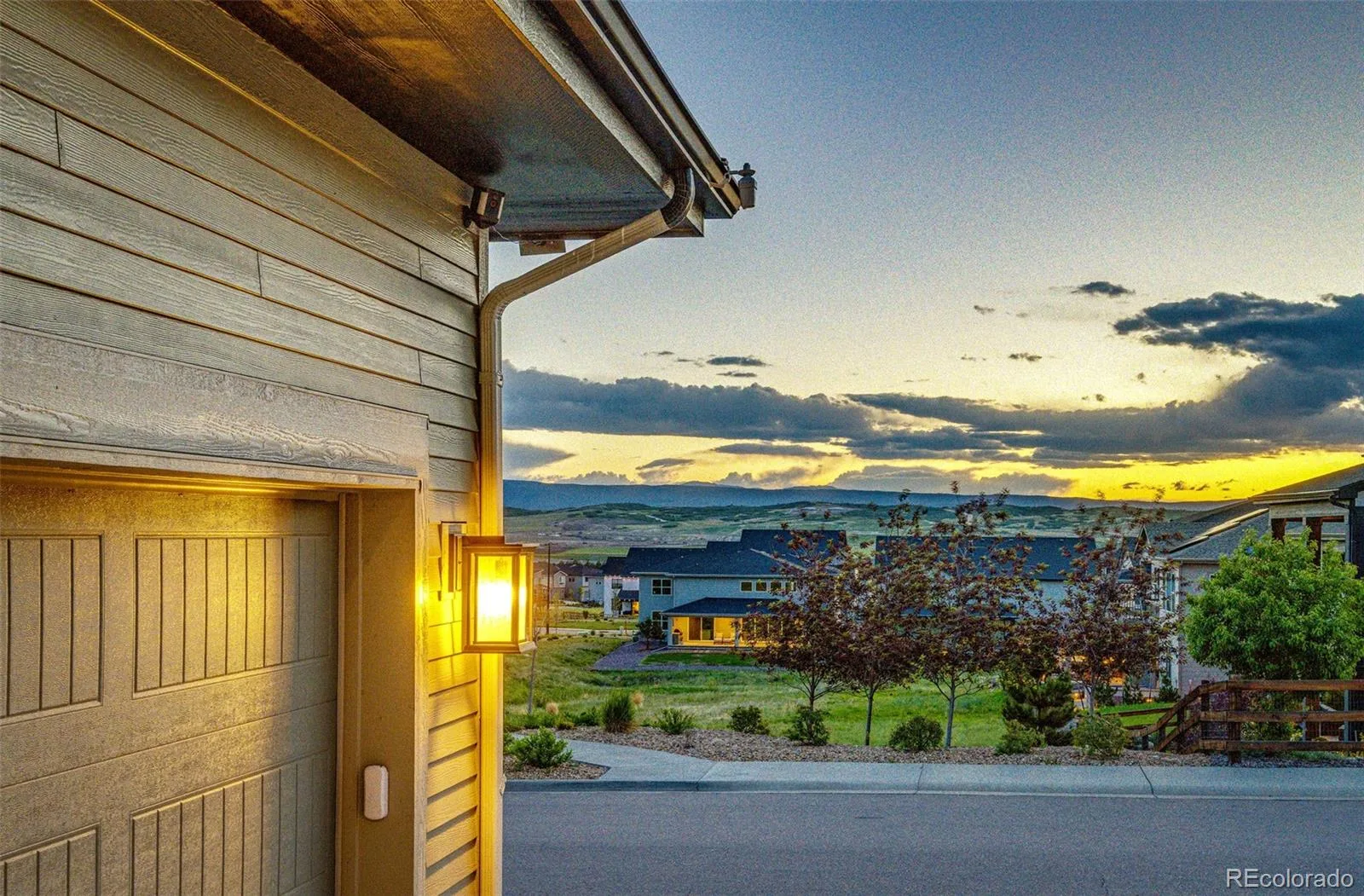 455 Rogers Way Castle Rock CO 80104 | MLS #REC8415219 08012026181513 1600 45