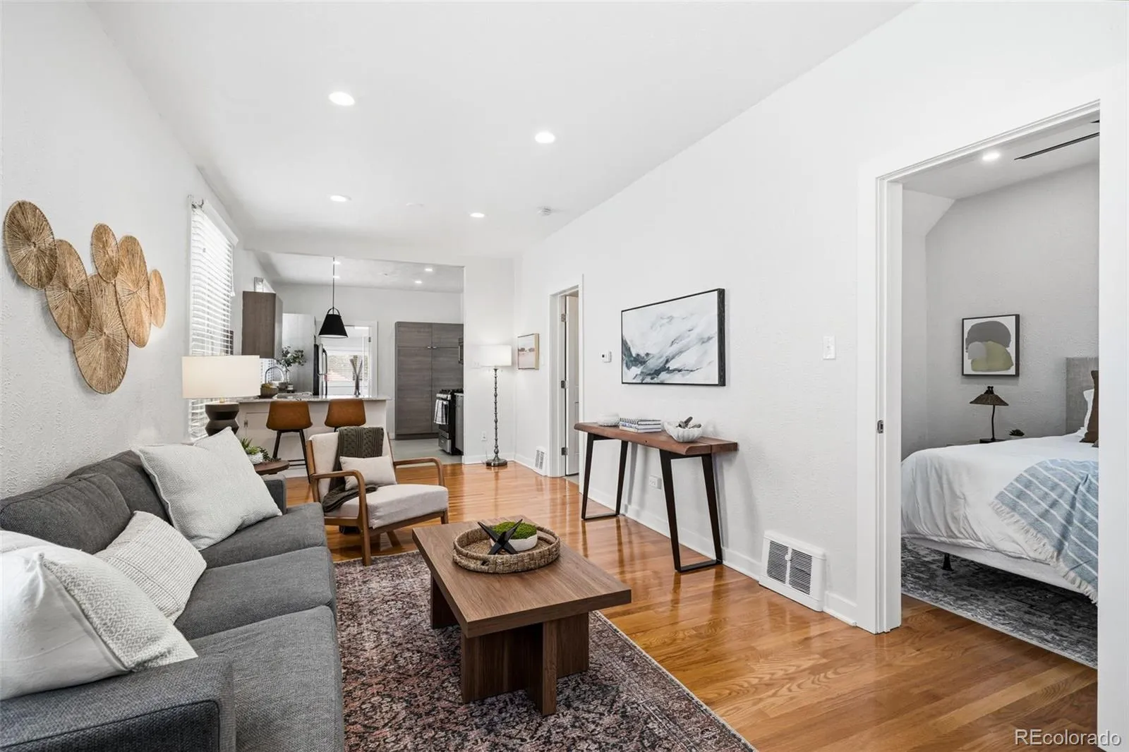 04152026180027 1600 10