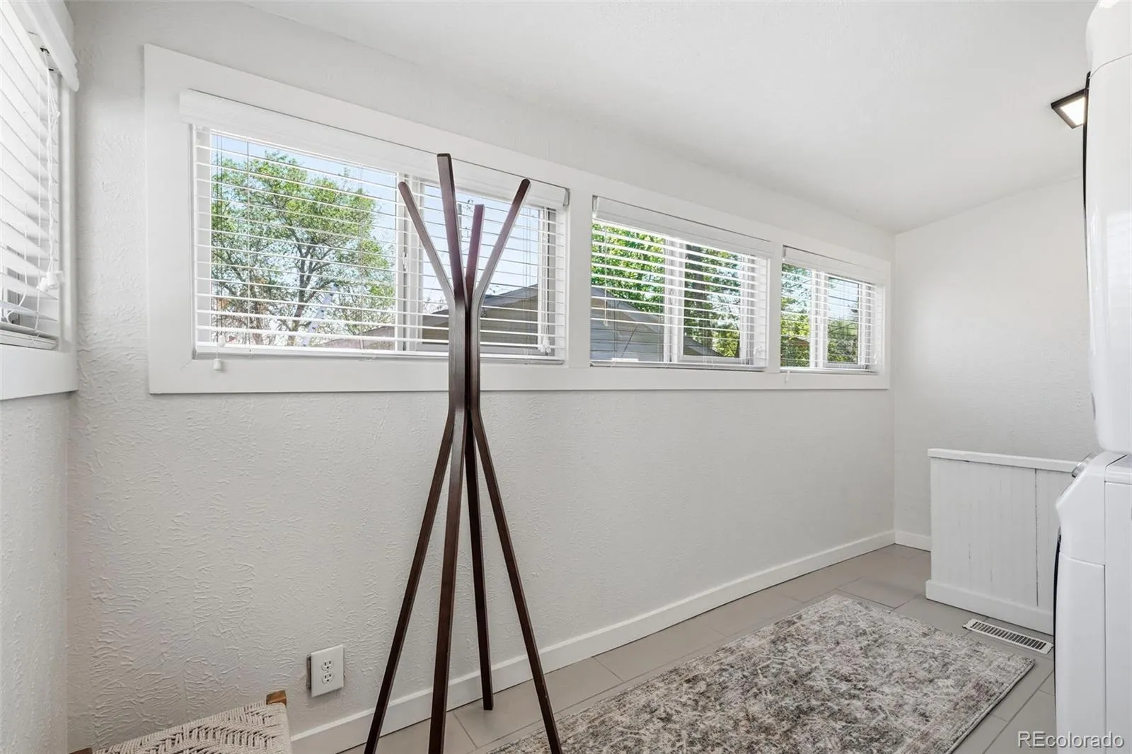 04152026180027 1600 23