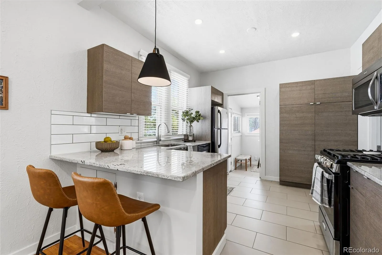 04152026180027 1600 4