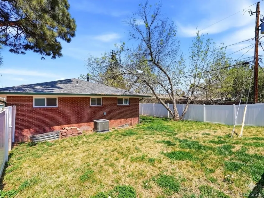 5870 W 5th Avenue Lakewood CO 80226 MLS #REC8424631 05142026005127 1024 24