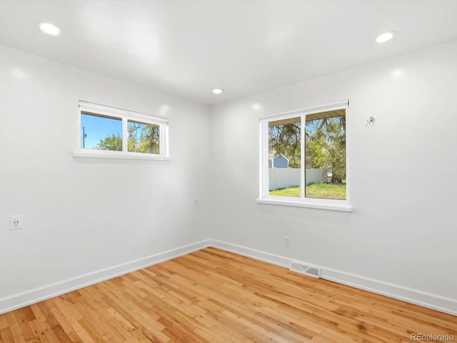 5870 W 5th Avenue Lakewood CO 80226 MLS #REC8424631 05142026005127 1600 13