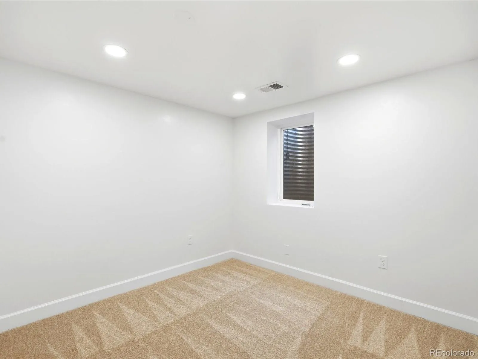 5870 W 5th Avenue Lakewood CO 80226 MLS #REC8424631 05142026005127 1600 20