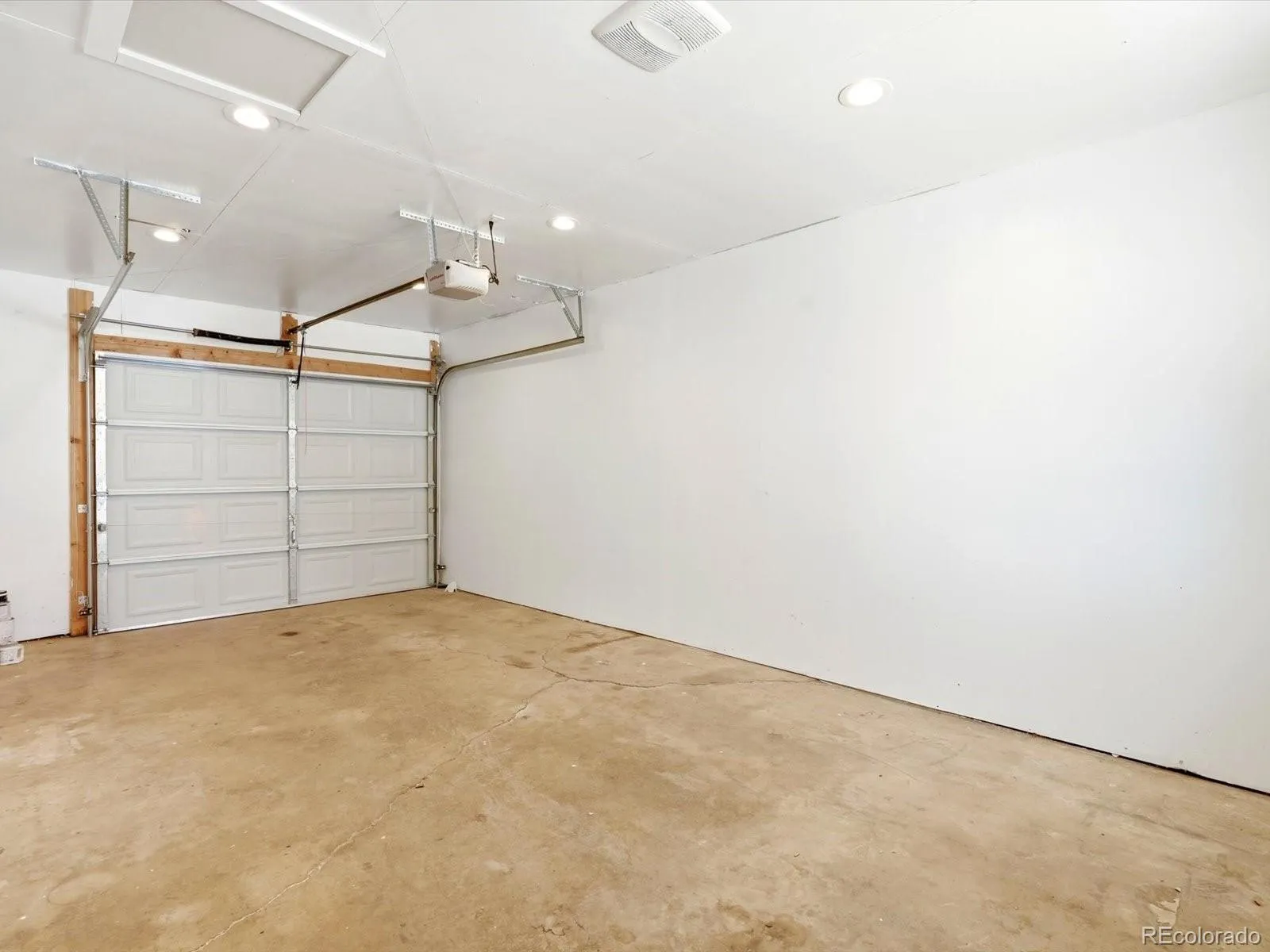 5870 W 5th Avenue Lakewood CO 80226 MLS #REC8424631 05142026005127 1600 26