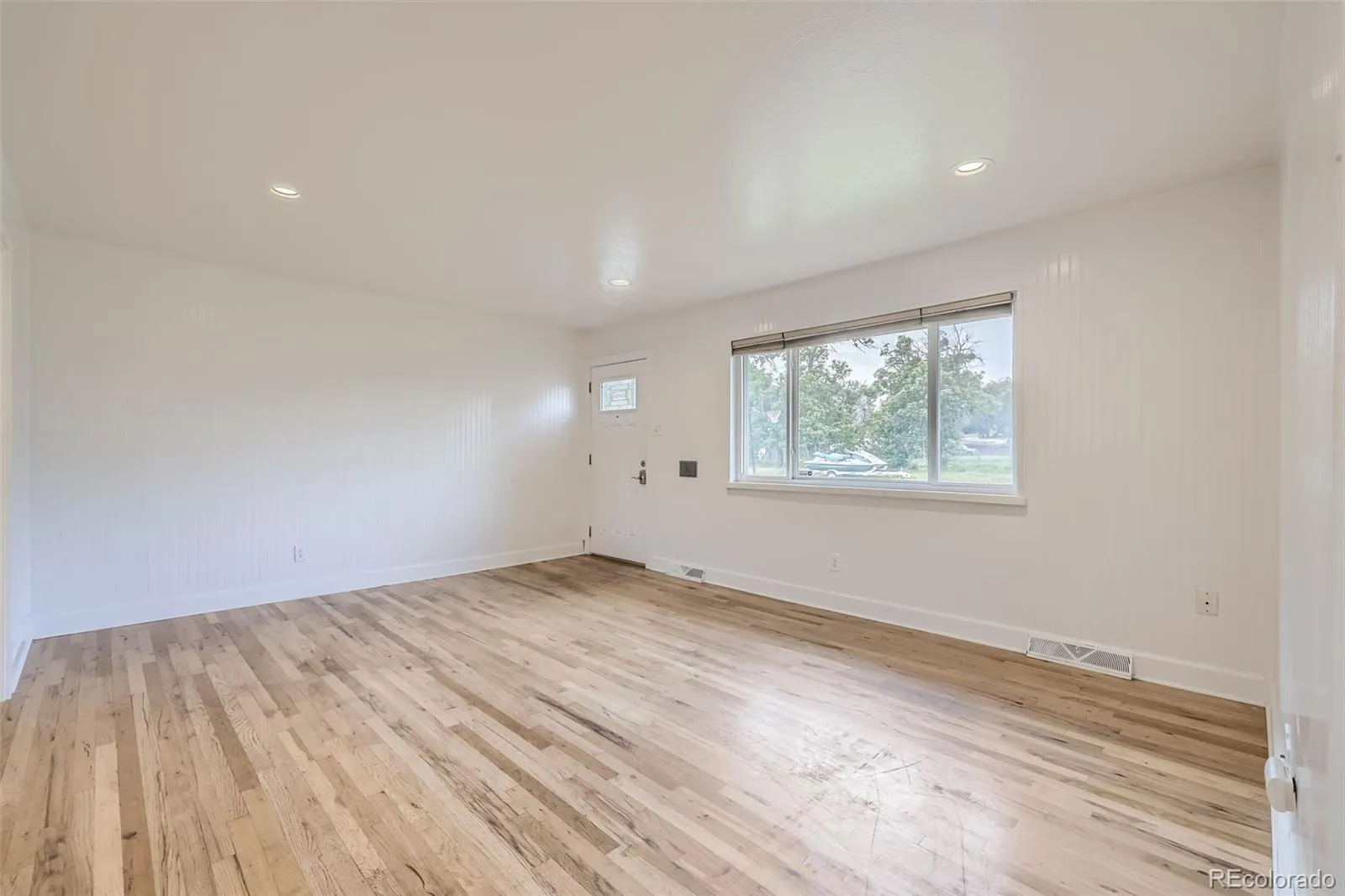 5870 W 5th Avenue Lakewood CO 80226 MLS #REC8424631 05142026005127 1600 29