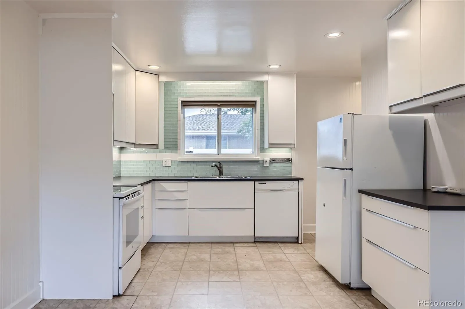 5870 W 5th Avenue Lakewood CO 80226 MLS #REC8424631 05142026005127 1600 30
