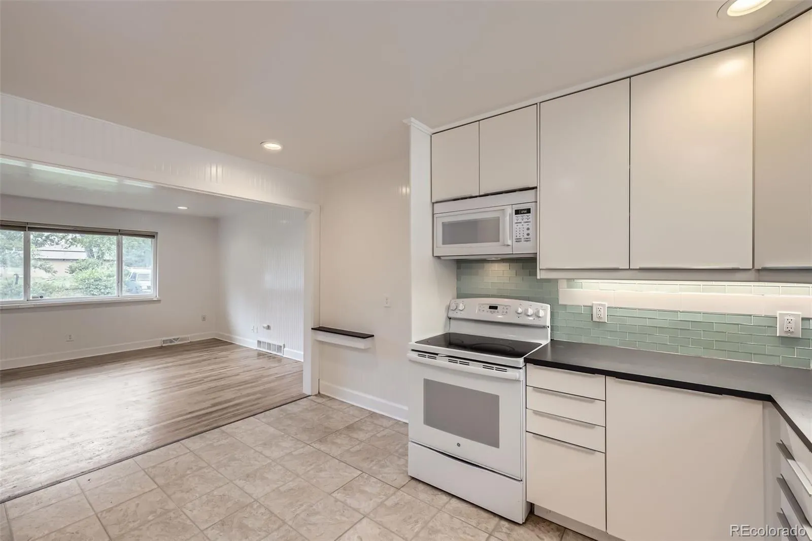5870 W 5th Avenue Lakewood CO 80226 MLS #REC8424631 05142026005127 1600 32