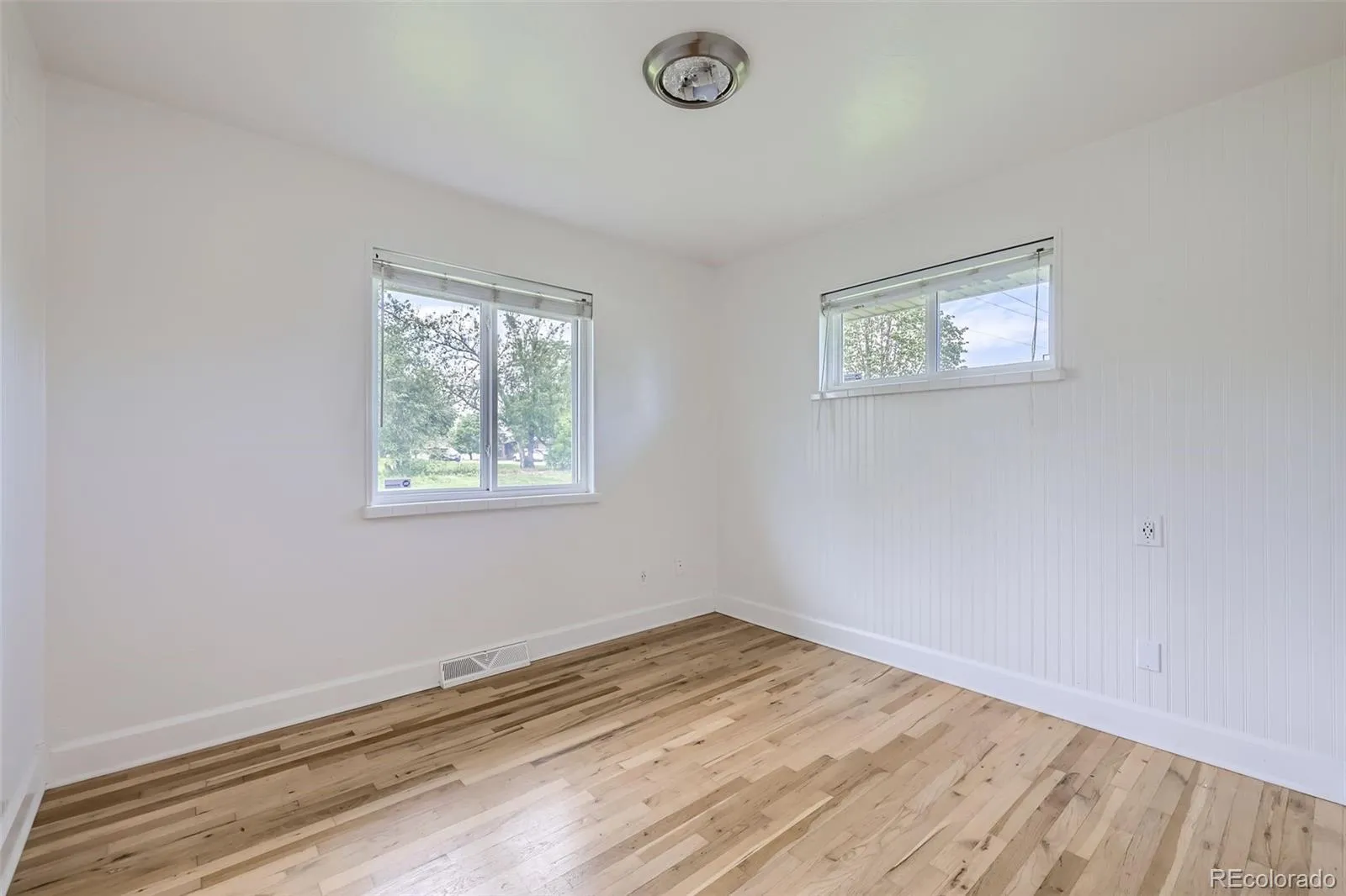 5870 W 5th Avenue Lakewood CO 80226 MLS #REC8424631 05142026005127 1600 36