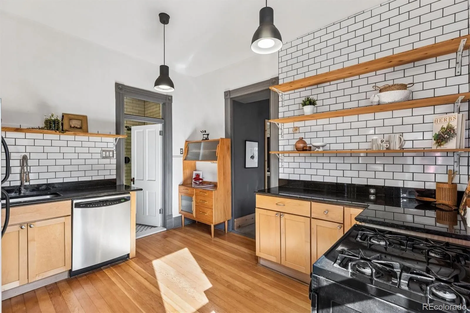 04082026195039 1600 15