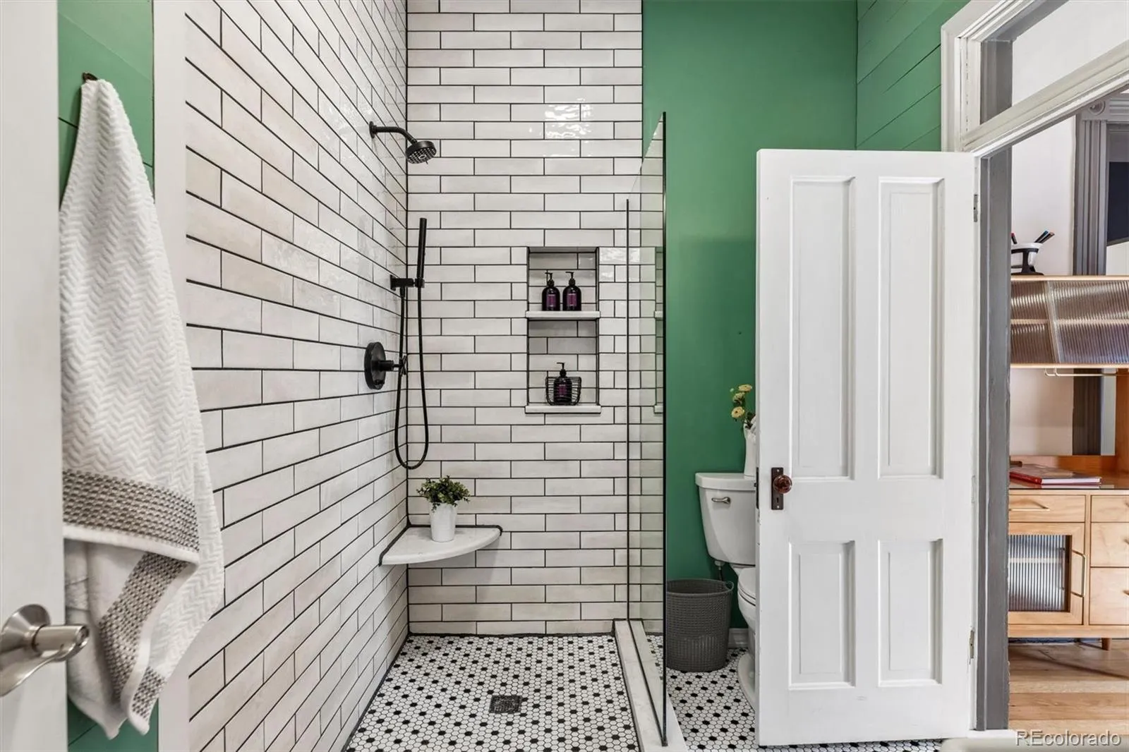 04082026195039 1600 29