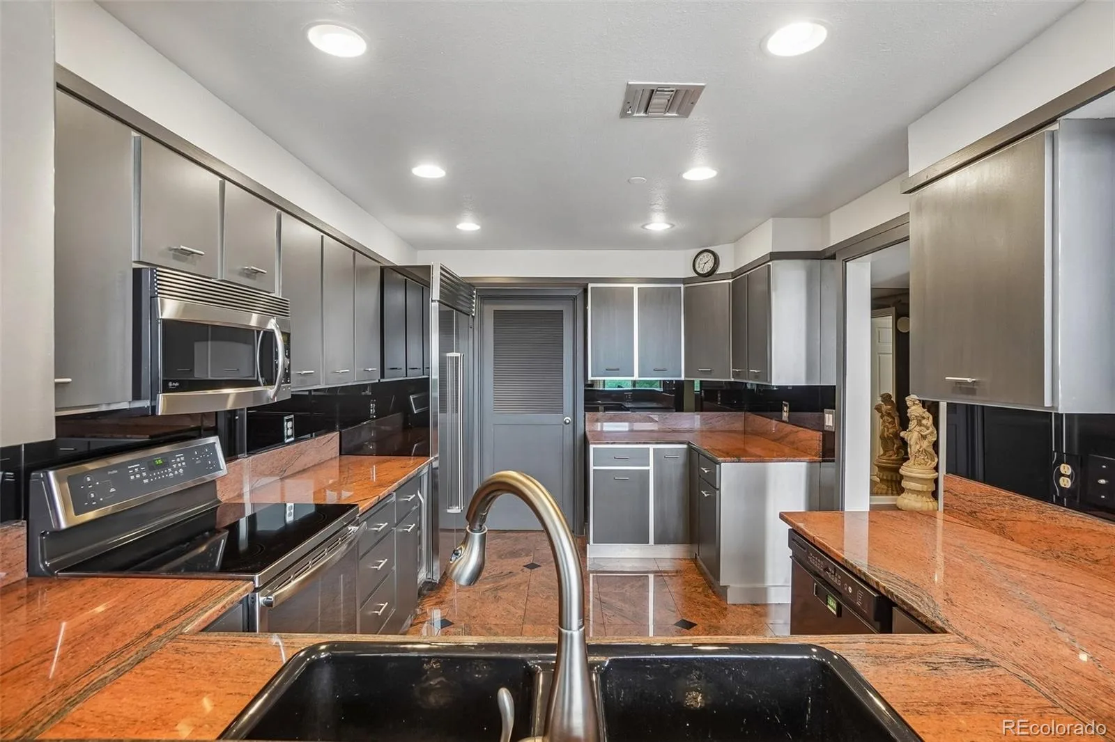 1900 E Girard Place #901 Englewood CO 80113 | MLS #REC8427857 08282026211943 1600 11