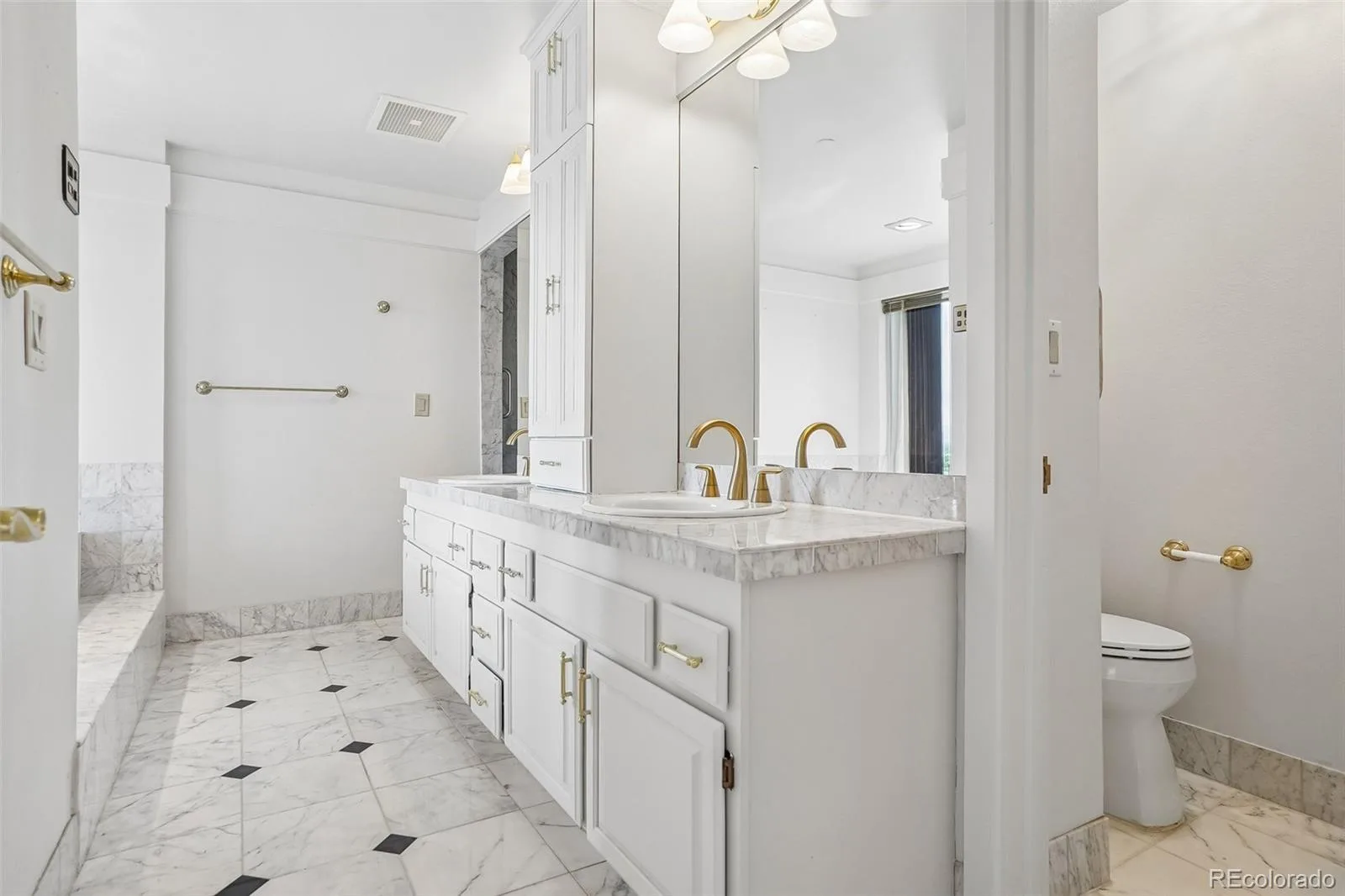 1900 E Girard Place #901 Englewood CO 80113 | MLS #REC8427857 08282026211943 1600 24