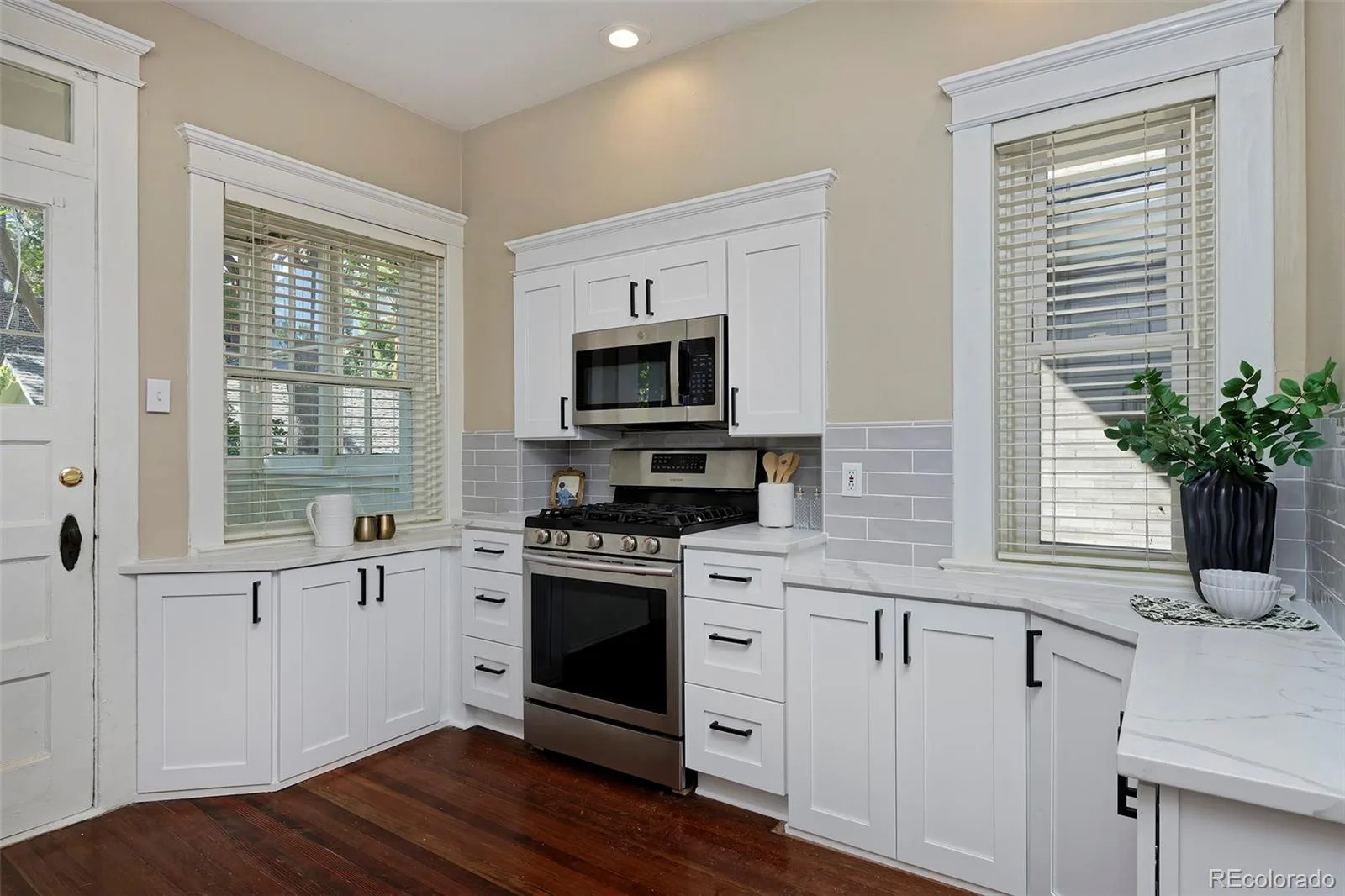 915 N Clarkson Street Denver CO 80218 | MLS #REC8428129 09232026171649 1600 16