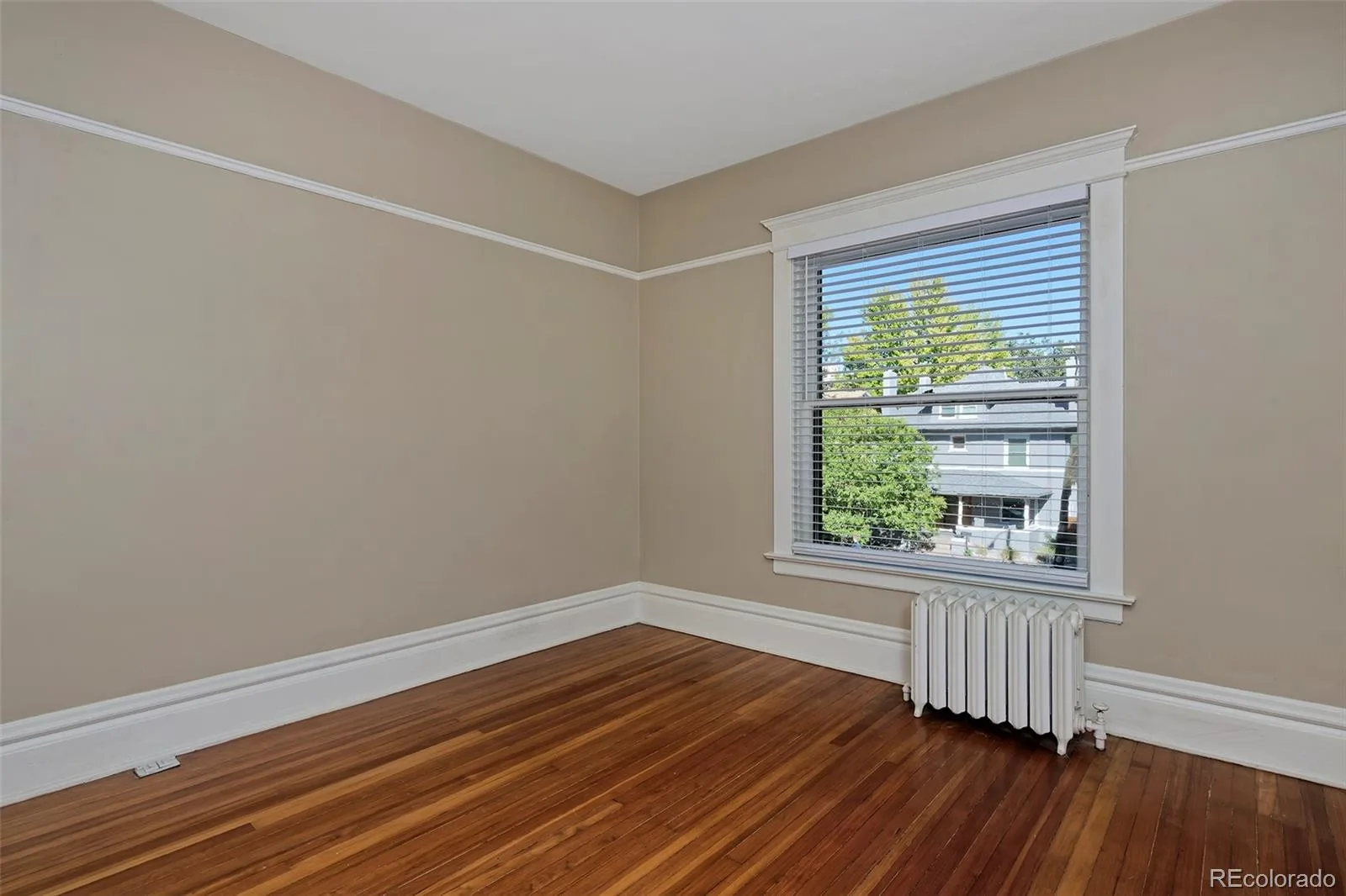915 N Clarkson Street Denver CO 80218 | MLS #REC8428129 09232026171649 1600 24