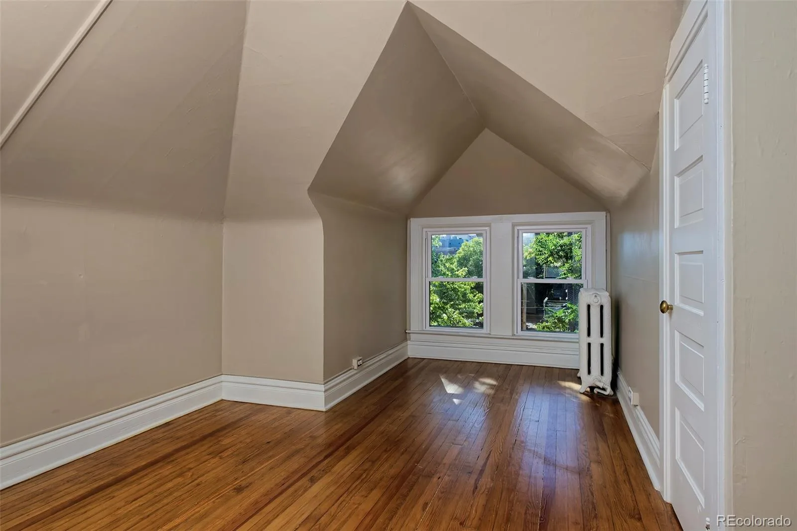 915 N Clarkson Street Denver CO 80218 | MLS #REC8428129 09232026171649 1600 29