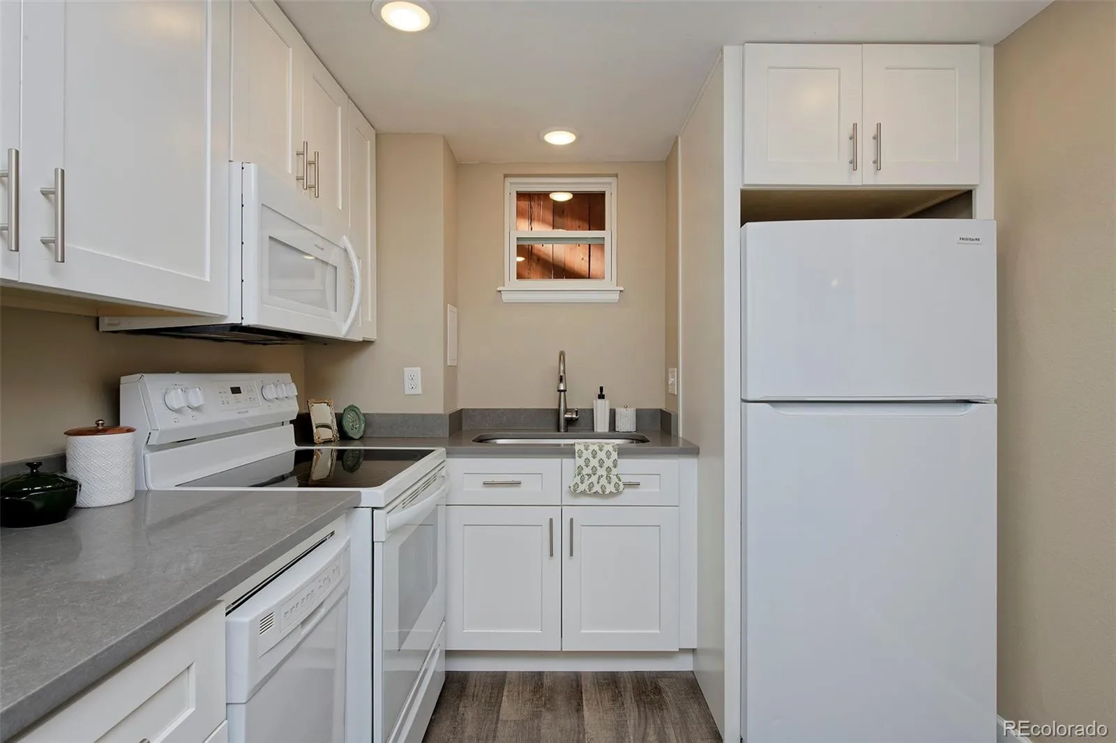 915 N Clarkson Street Denver CO 80218 | MLS #REC8428129 09232026171649 1600 33