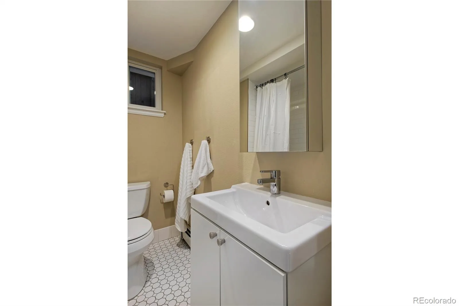 915 N Clarkson Street Denver CO 80218 | MLS #REC8428129 09232026171649 1600 35