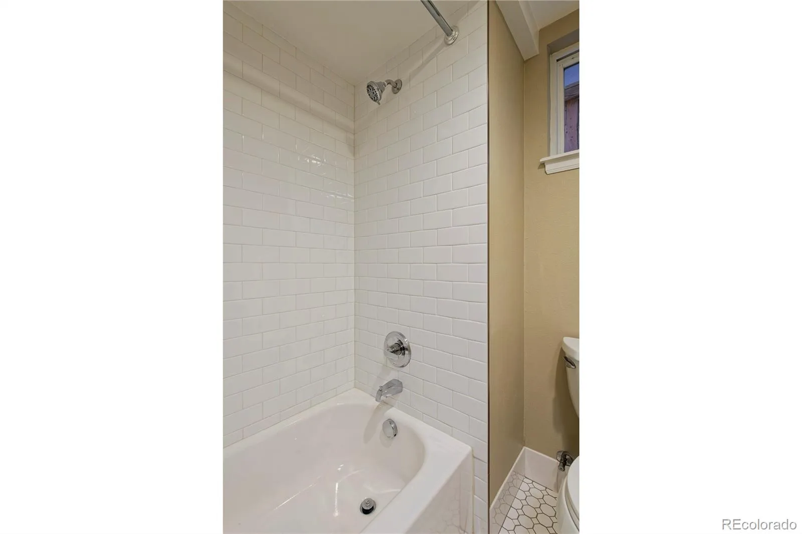915 N Clarkson Street Denver CO 80218 | MLS #REC8428129 09232026171649 1600 36