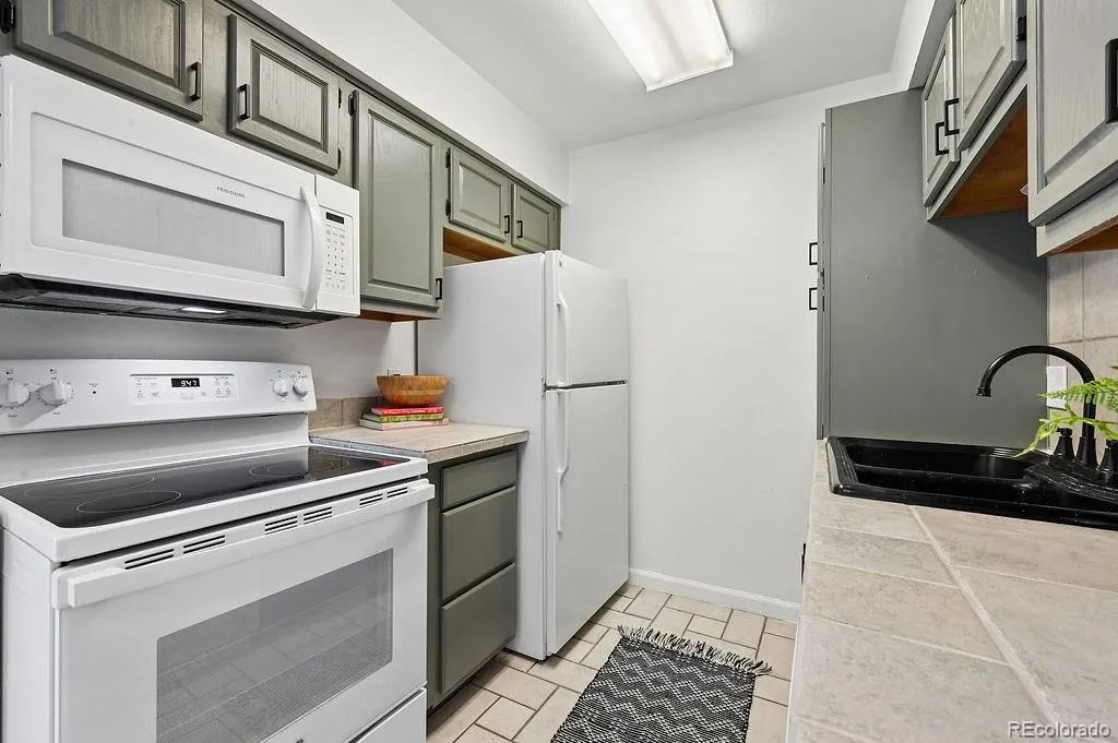 12155 E Ford Avenue Aurora CO 80012 MLS #REC8428789 04092026143626 1024 11