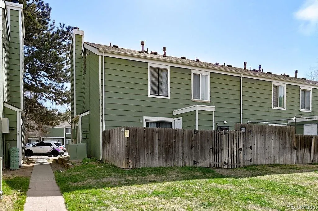 12155 E Ford Avenue Aurora CO 80012 MLS #REC8428789 04092026143626 1024 23