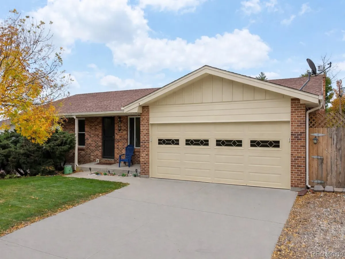 840 Welch Street Lakewood CO 80401 MLS #REC8429236 04222026222451 1200 3