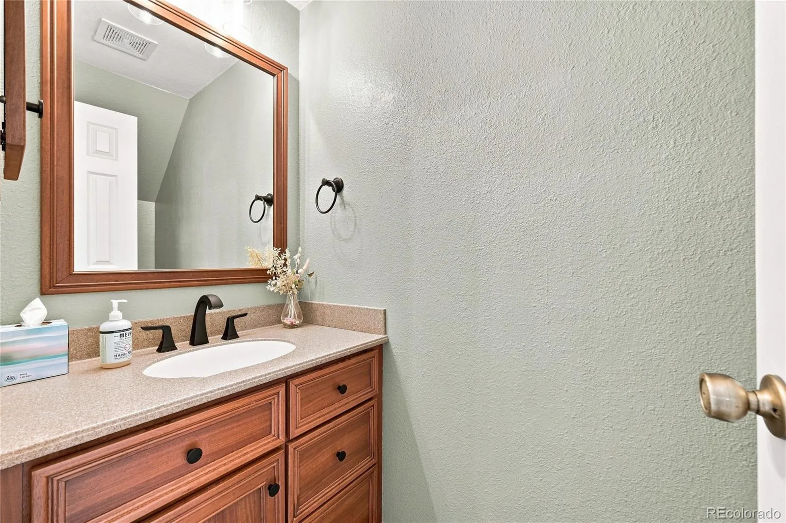 12890 E Kansas Place Aurora CO 80012 | MLS #REC8431973 08162026191741 1600 8