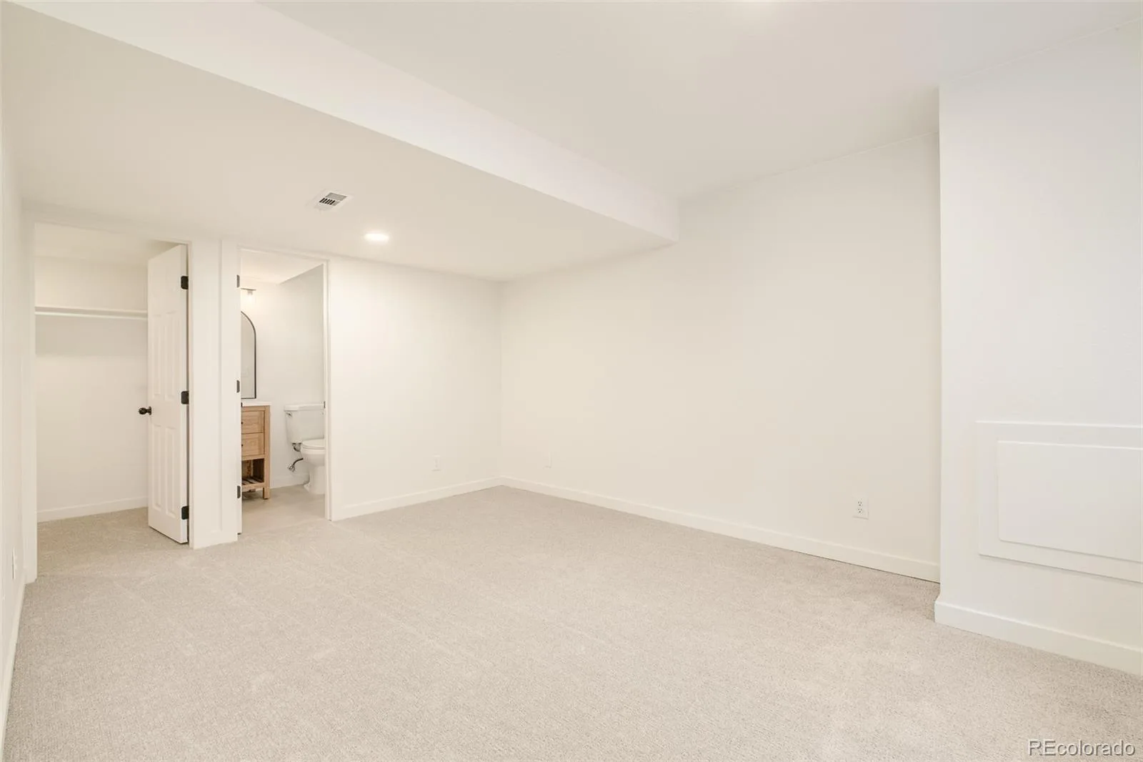 7828 E Lowry Boulevard Denver CO 80230 MLS #REC8432139 06122026142511 1600 25