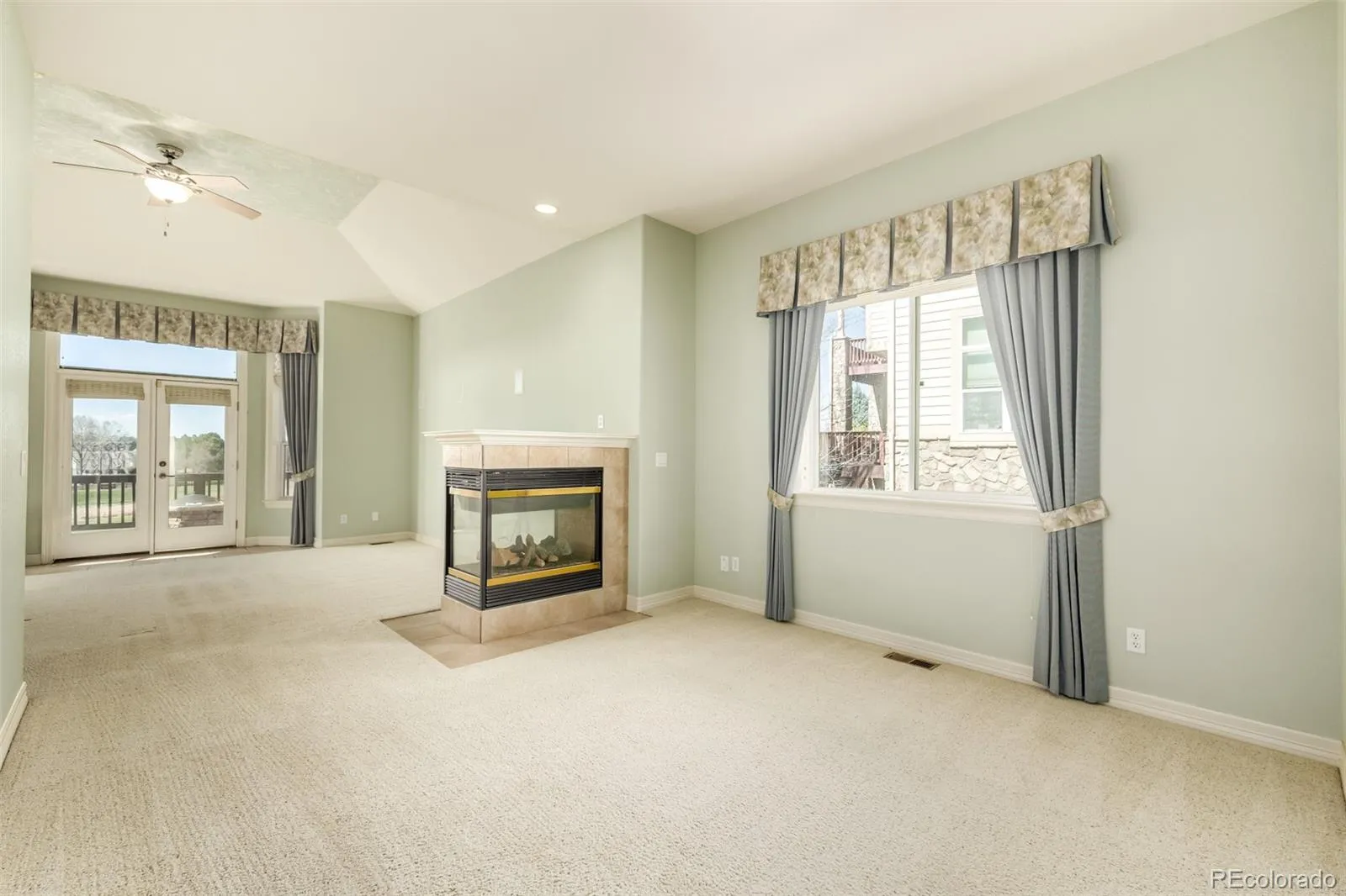 6615 S Quemoy Circle Aurora CO 80016 MLS #REC8432799 04092026030756 1600 17