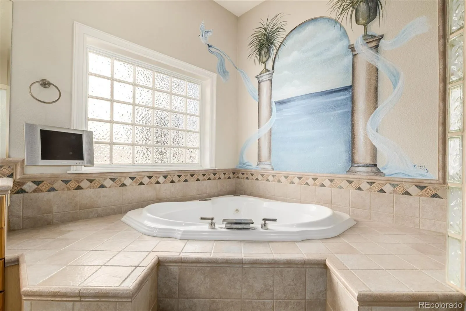6615 S Quemoy Circle Aurora CO 80016 MLS #REC8432799 04092026030756 1600 20