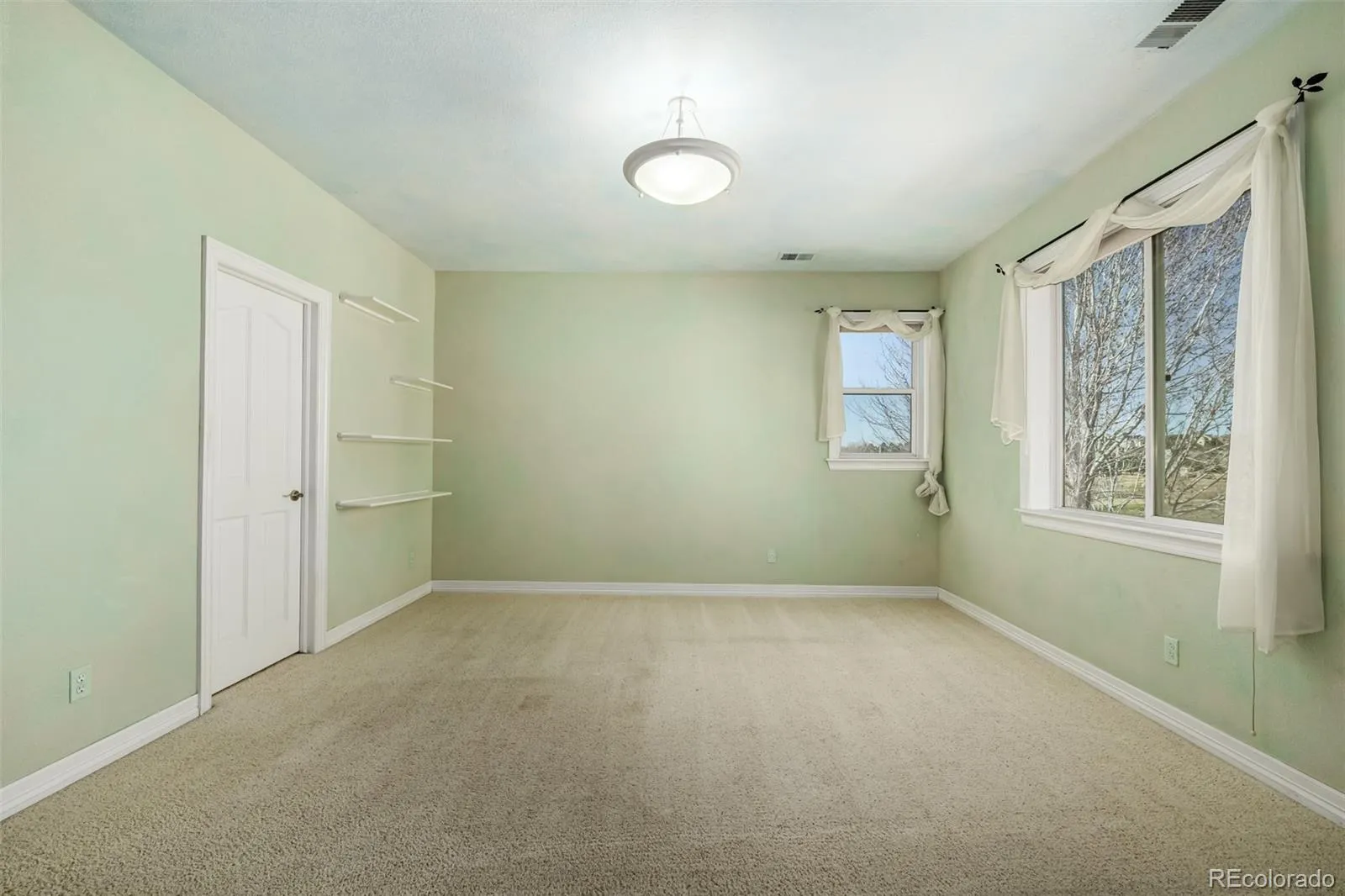 6615 S Quemoy Circle Aurora CO 80016 MLS #REC8432799 04092026030756 1600 23