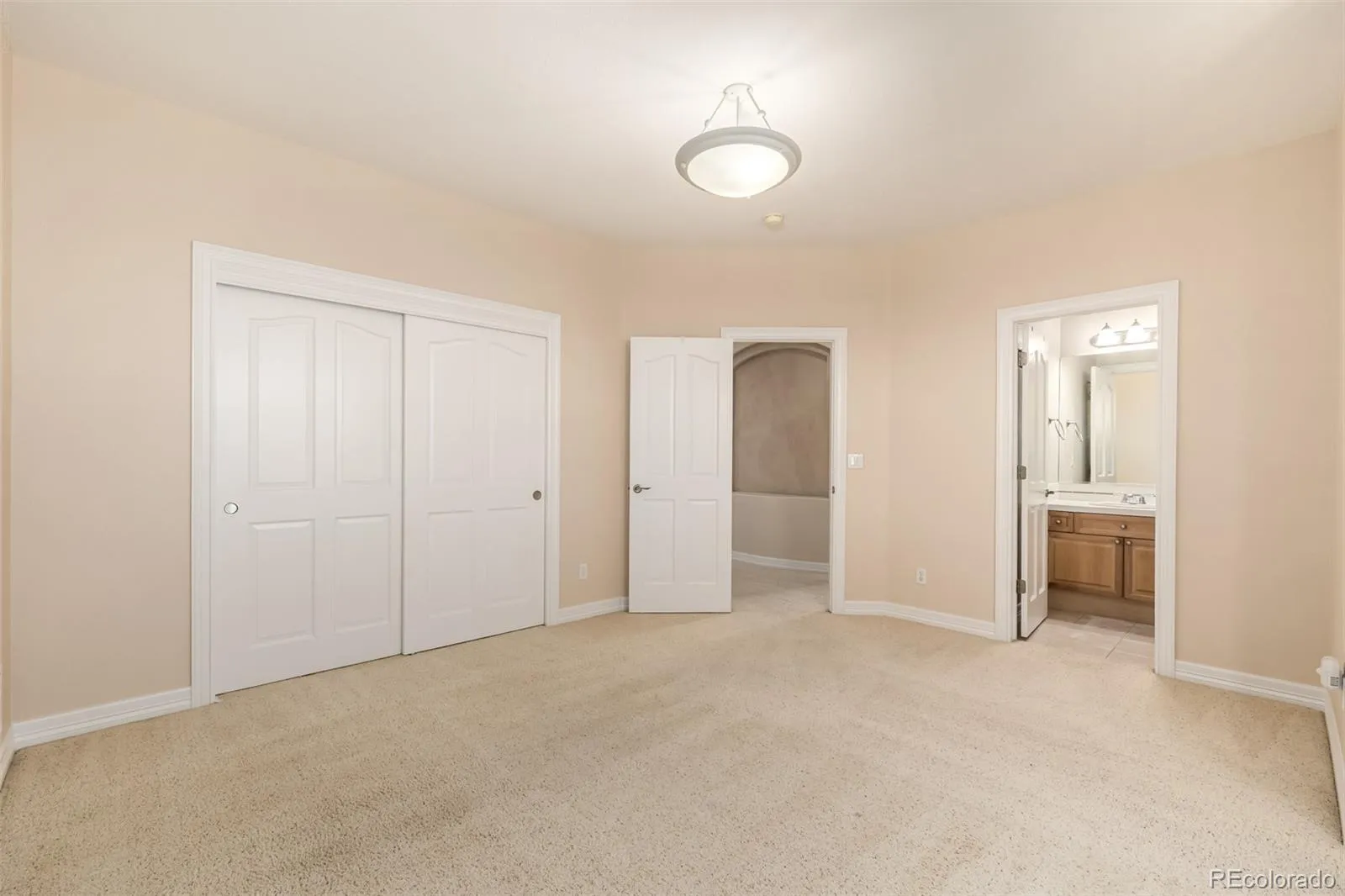 6615 S Quemoy Circle Aurora CO 80016 MLS #REC8432799 04092026030756 1600 27