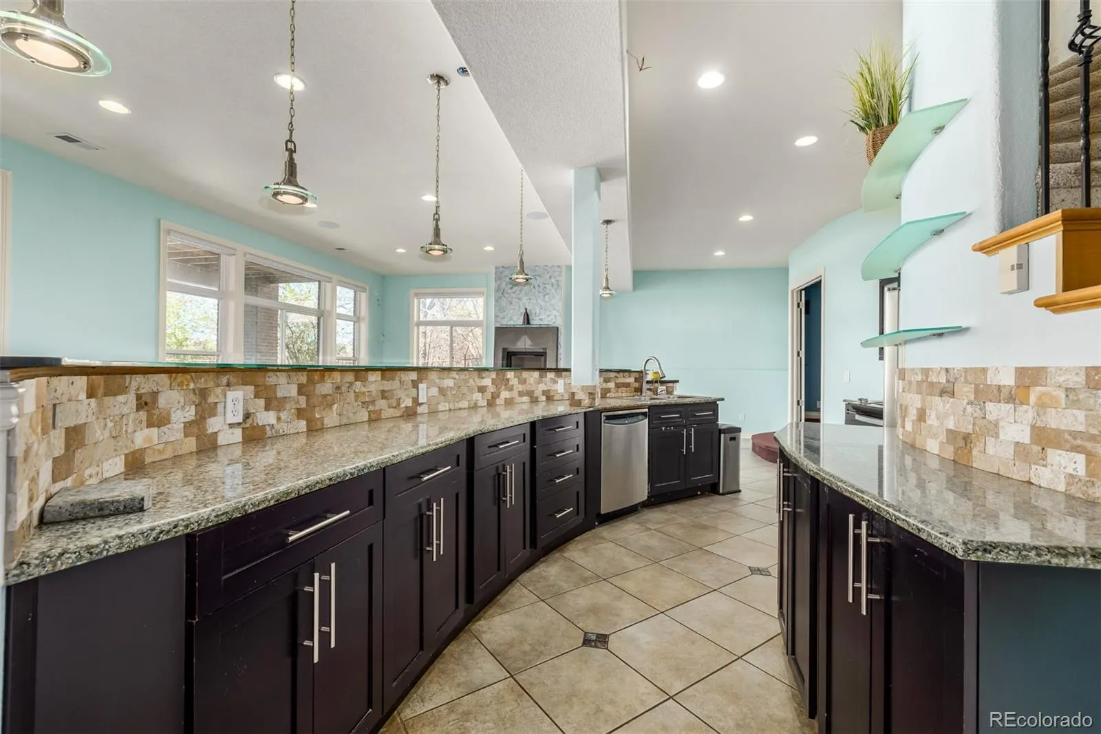 6615 S Quemoy Circle Aurora CO 80016 MLS #REC8432799 04092026030756 1600 33