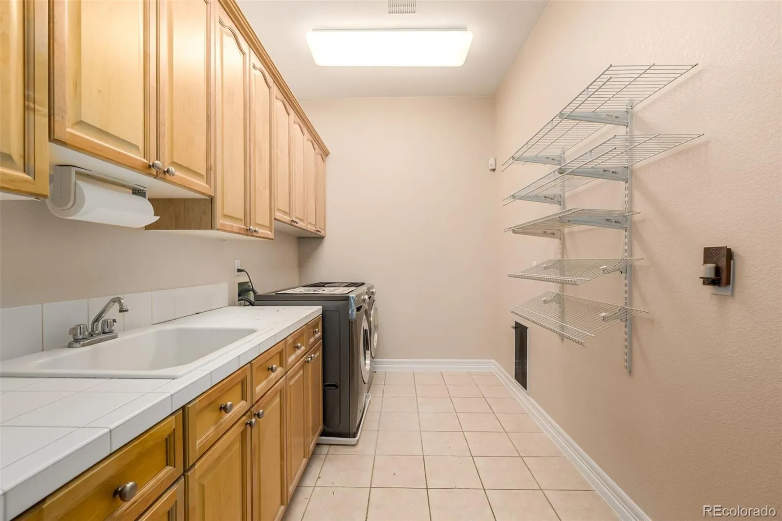 6615 S Quemoy Circle Aurora CO 80016 MLS #REC8432799 04092026030756 1600 42
